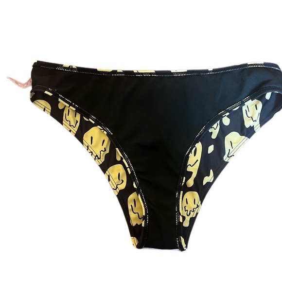 ❌SOLD❌Romwe Melting Smiley Face Bikini - Picture 3 of 9